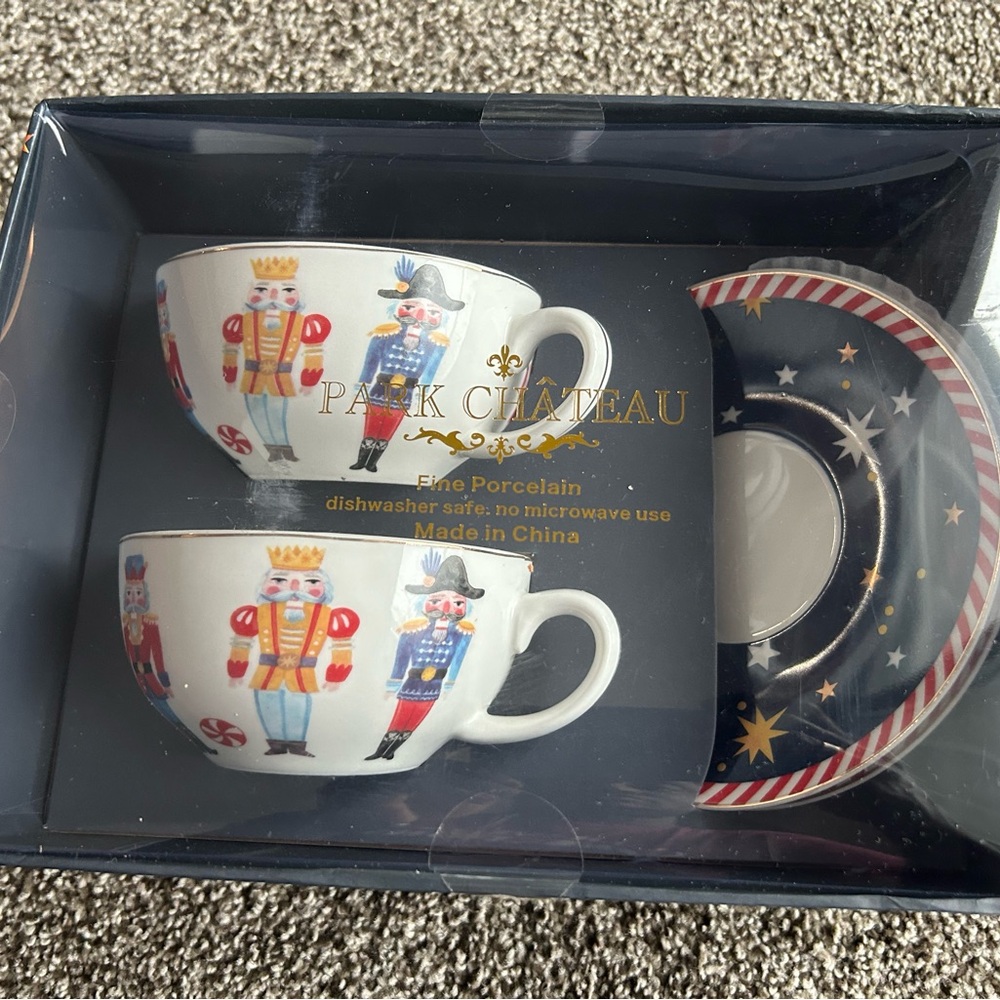 Fine porcelain  dish set